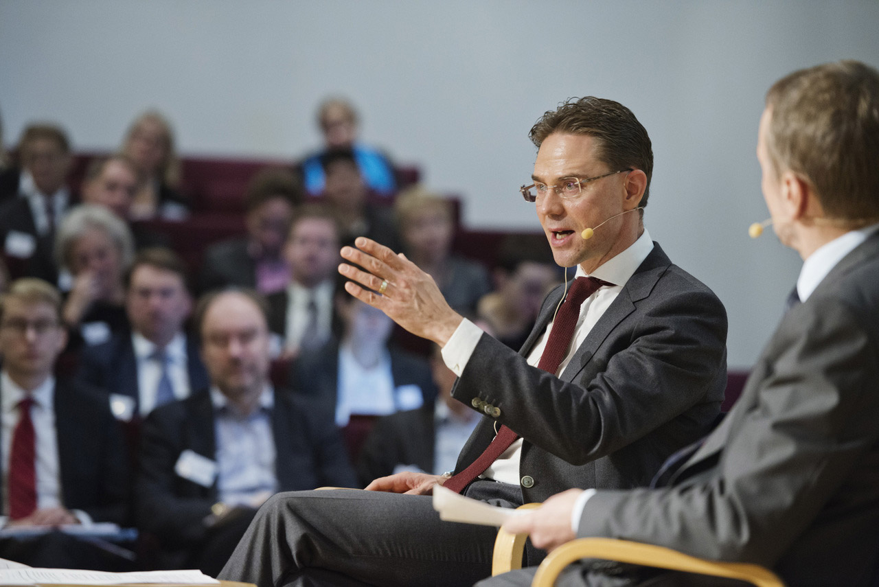 Jyrki Katainen Sitran kiertotaloustilaisuudessa 4. joulukuuta 2015